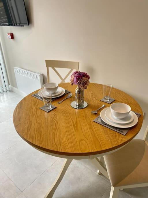 Erne Getaway No.8 Brand New 1 Bed Apartment Enniskillen Extérieur photo