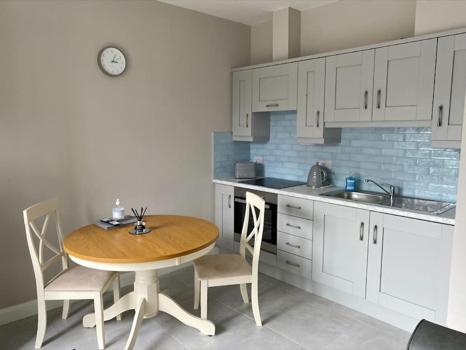 Erne Getaway No.8 Brand New 1 Bed Apartment Enniskillen Extérieur photo